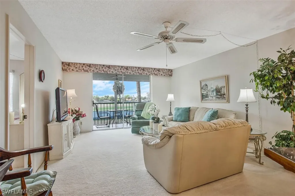 Naples FL, 4372 27TH Court SW, Unit 202