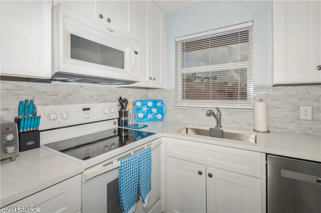 190 Turtle Lake Court Naples FL 34105