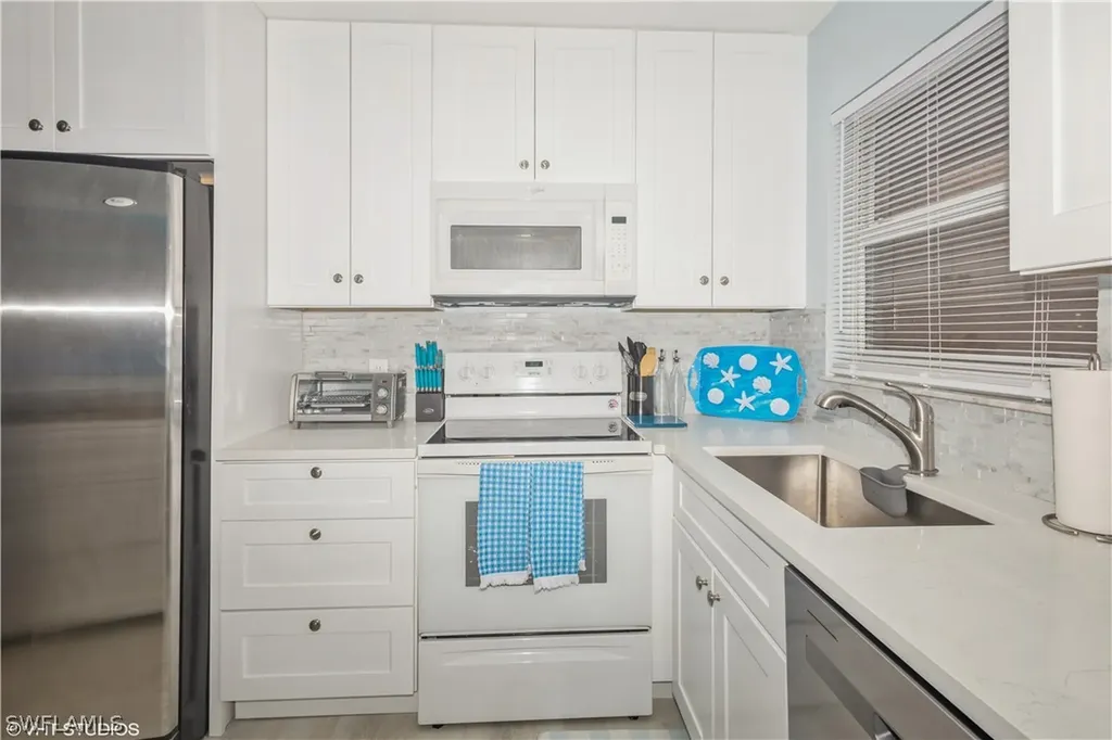 190 Turtle Lake Court Naples FL 34105