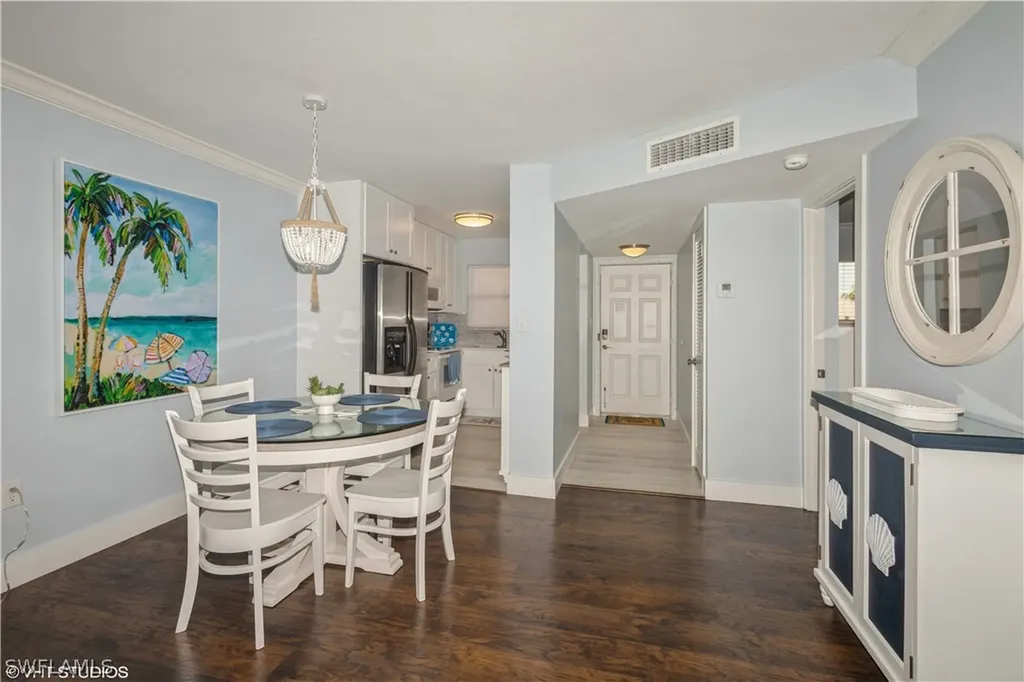 190 Turtle Lake Court Naples FL 34105