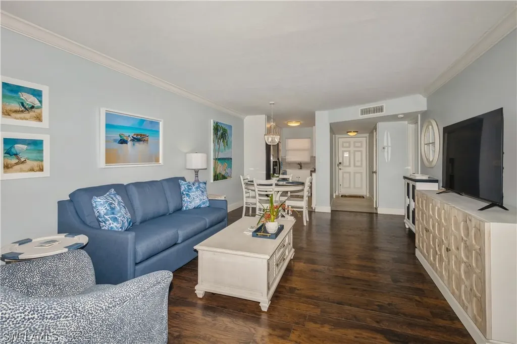 190 Turtle Lake Court Naples FL 34105