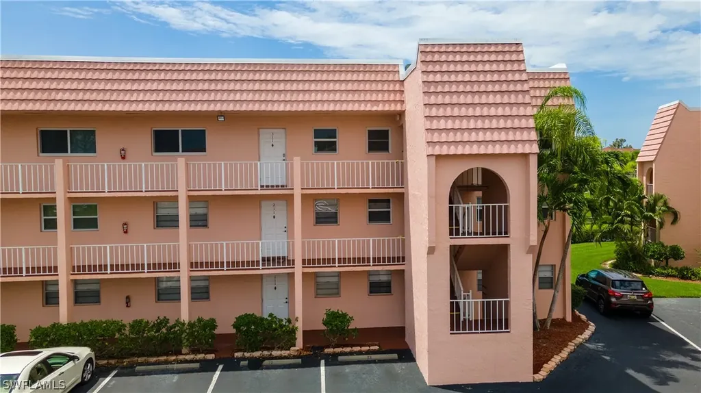 190 Turtle Lake Court Naples FL 34105
