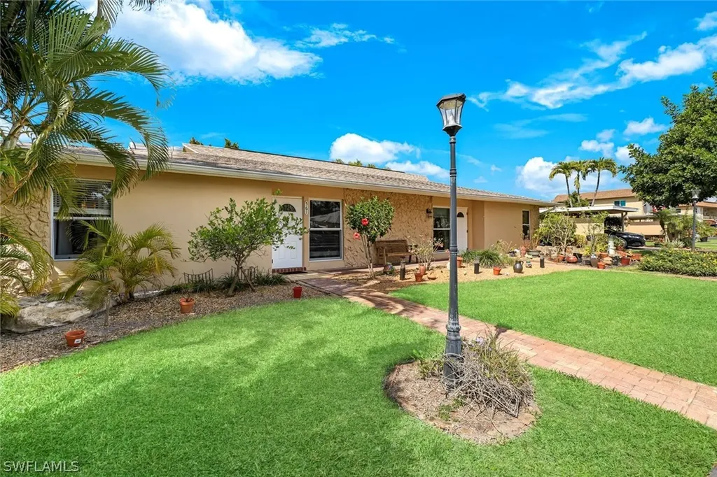 561 Palm View Drive Naples FL 34110