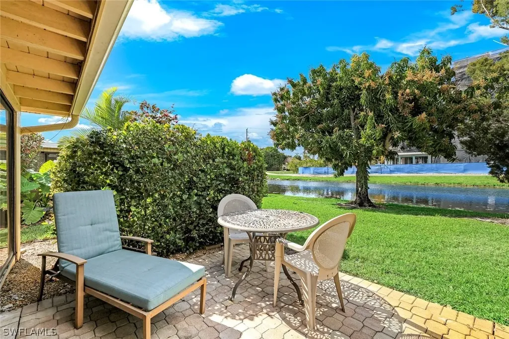 561 Palm View Drive Naples FL 34110