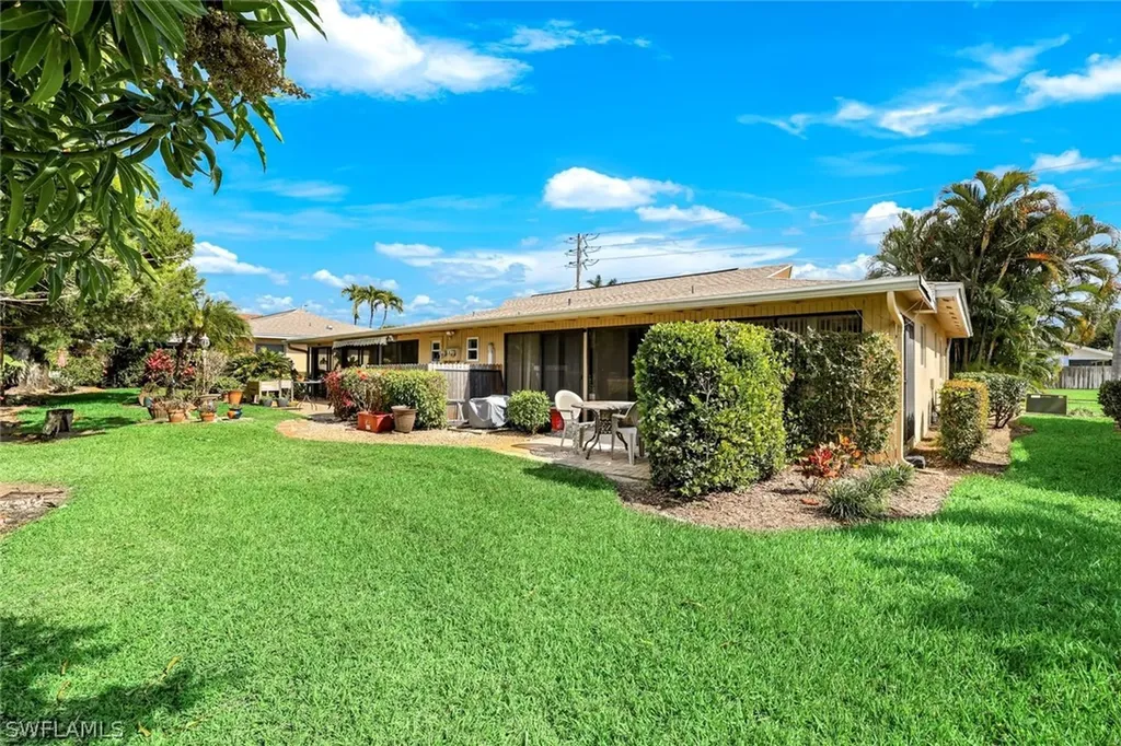 561 Palm View Drive Naples FL 34110