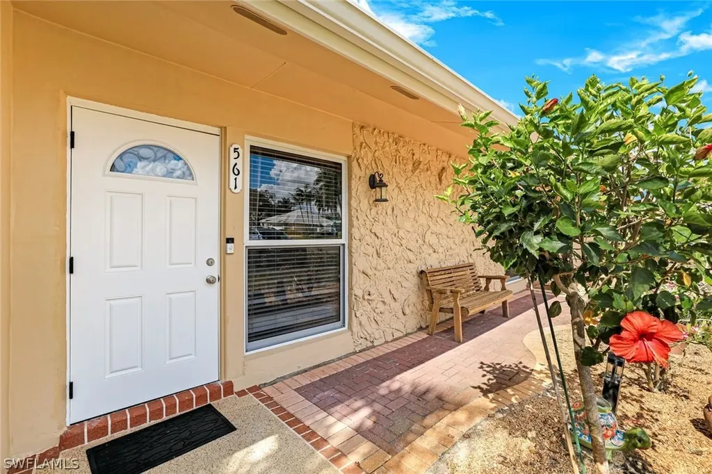 561 Palm View Drive Naples FL 34110