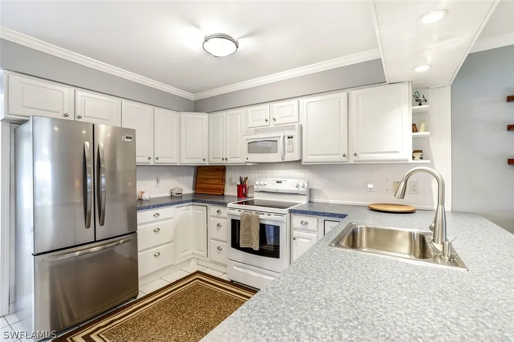 561 Palm View Drive Naples FL 34110