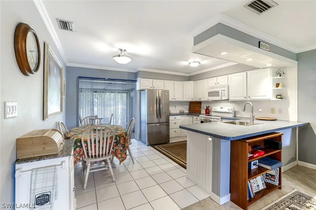 561 Palm View Drive Naples FL 34110