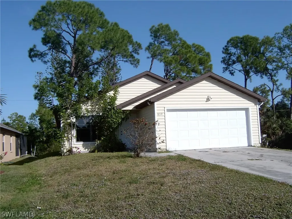 839 108th Avenue N Naples FL 34108