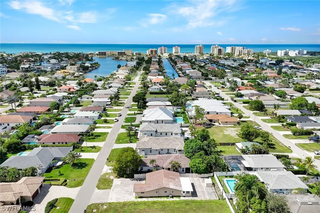 839 108th Avenue N Naples FL 34108