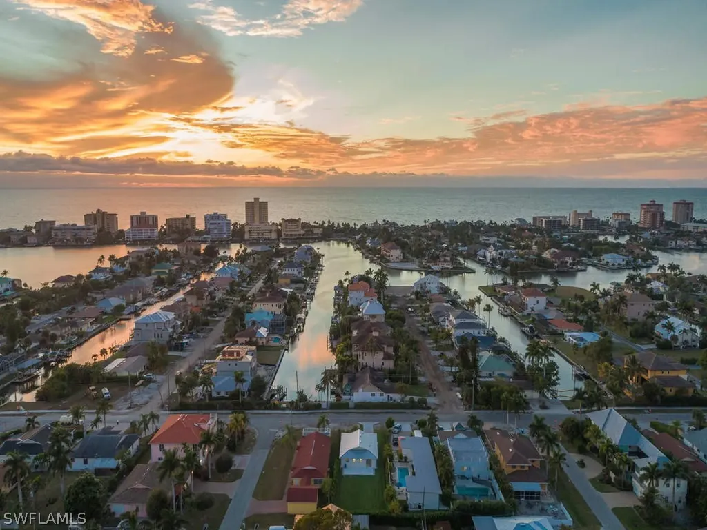 839 108th Avenue N Naples FL 34108