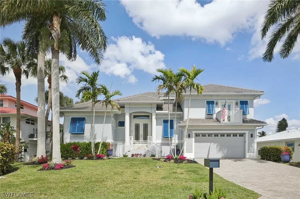 Naples FL, 451 Oak Avenue