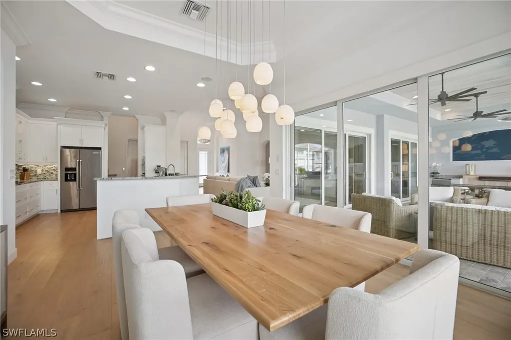 451 Oak Avenue Naples FL 34108
