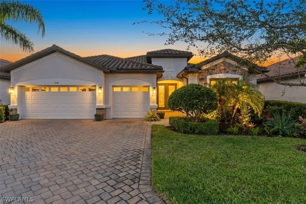 Naples FL, 4720 Abaca Circle