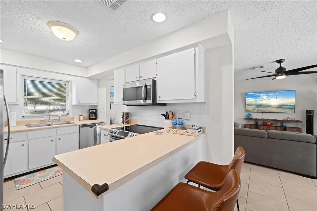 660 111th Avenue N Naples FL 34108