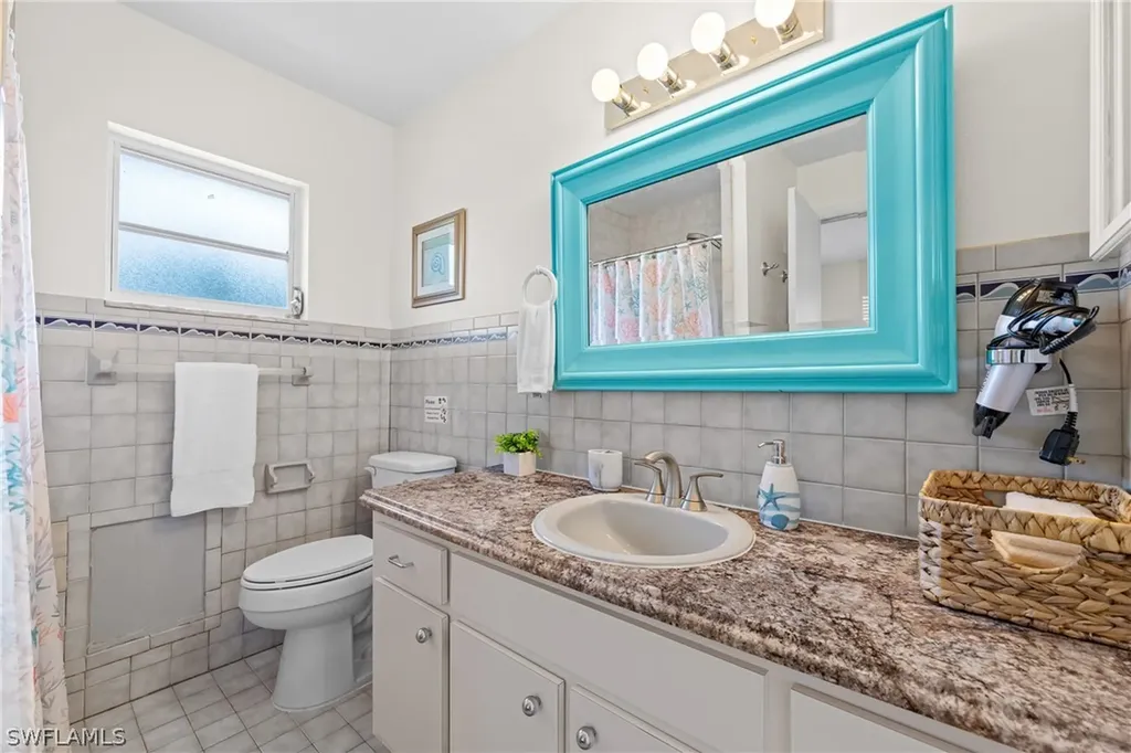 660 111th Avenue N Naples FL 34108