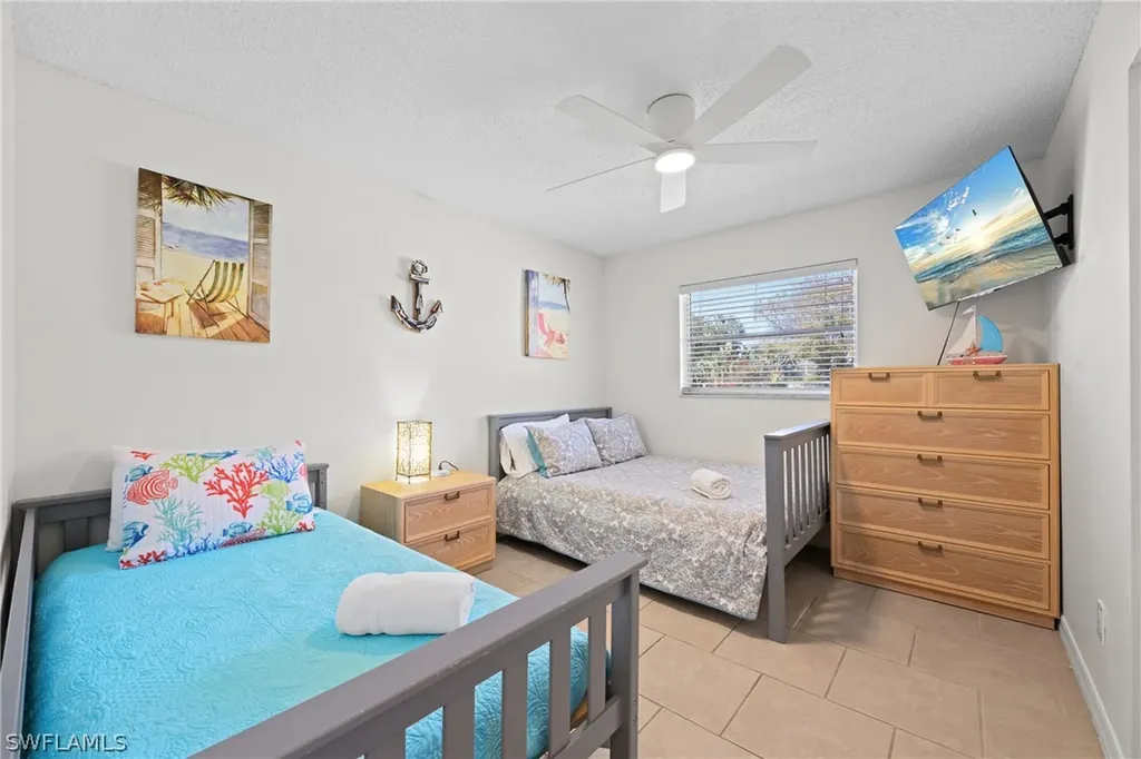 660 111th Avenue N Naples FL 34108