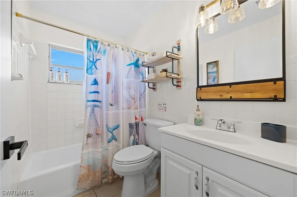 660 111th Avenue N Naples FL 34108