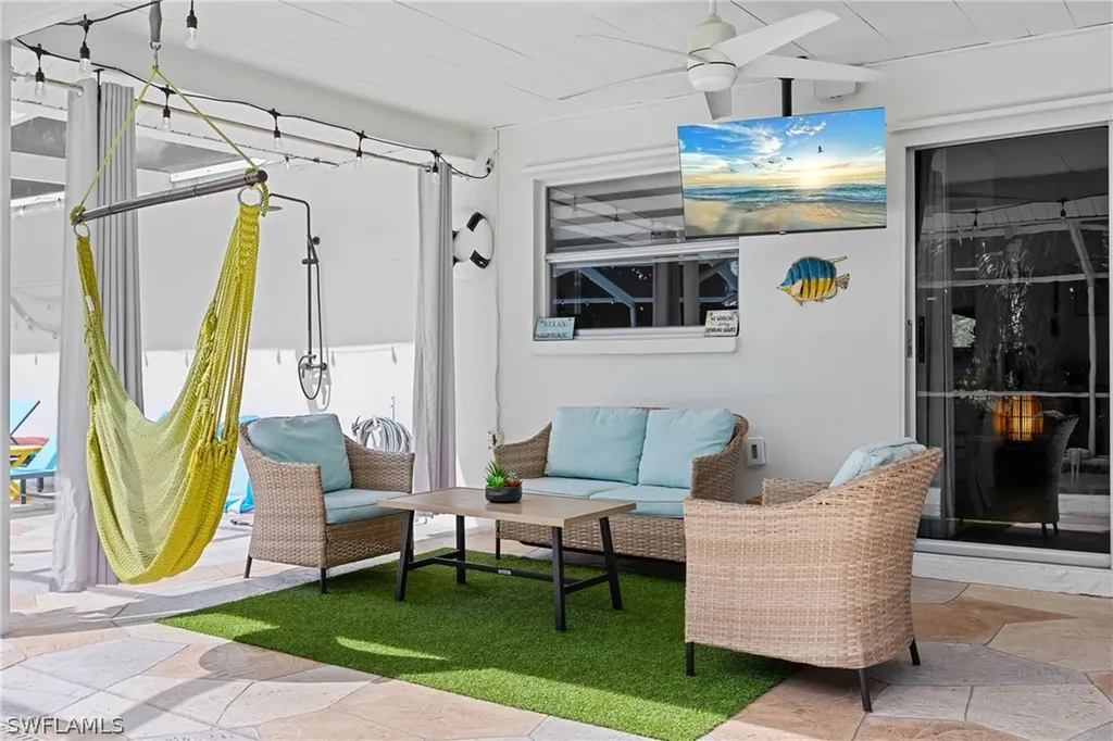 660 111th Avenue N Naples FL 34108