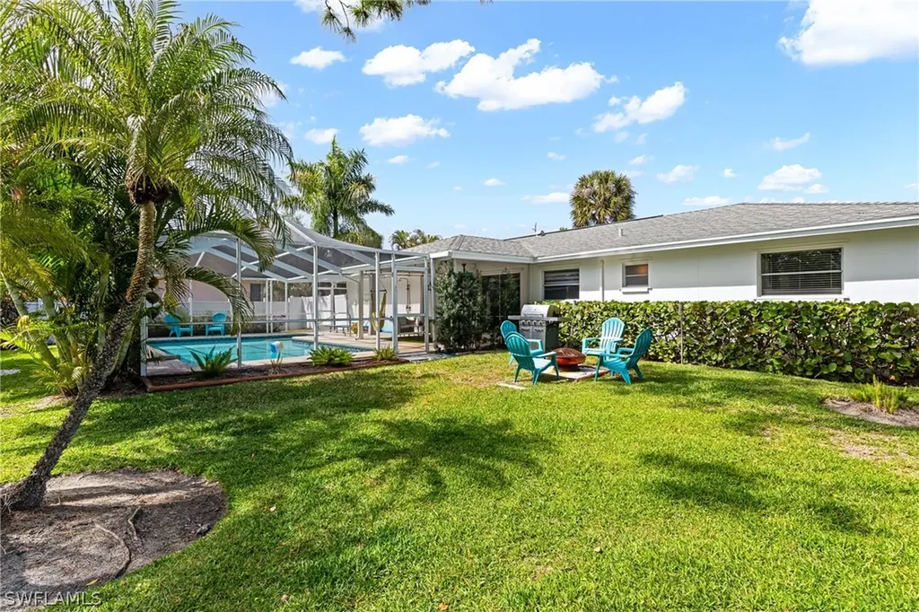 660 111th Avenue N Naples FL 34108