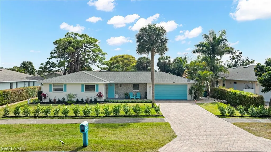 660 111th Avenue N Naples FL 34108