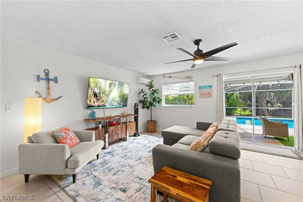 660 111th Avenue N Naples FL 34108