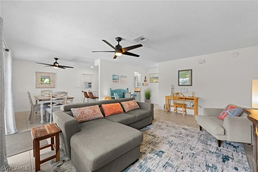 660 111th Avenue N Naples FL 34108