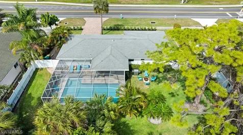 660 111TH Avenue N Naples FL 34108