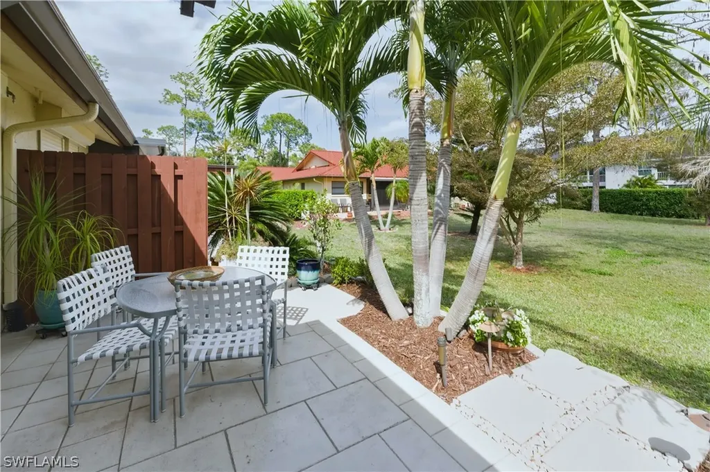 2018 Pine Isle Lane Naples FL 34112