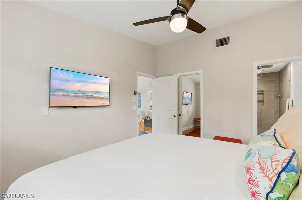 2018 Pine Isle Lane Naples FL 34112