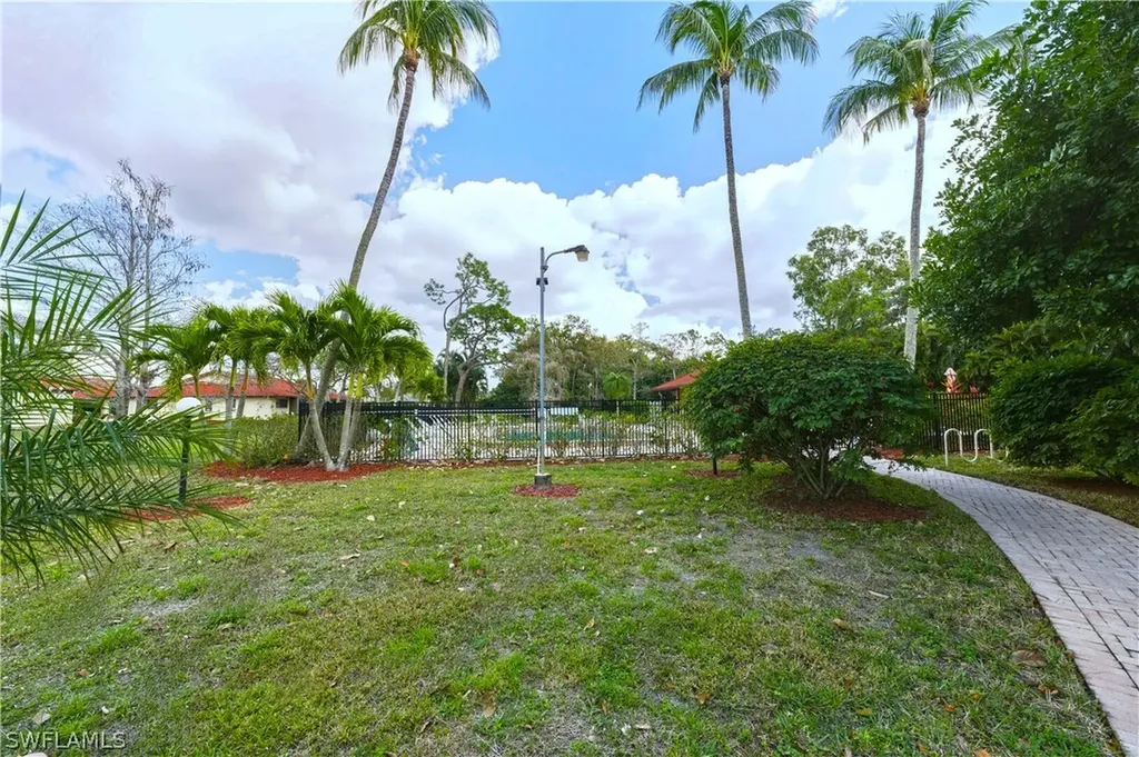 2018 Pine Isle Lane Naples FL 34112