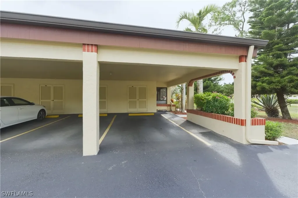 2018 Pine Isle Lane Naples FL 34112