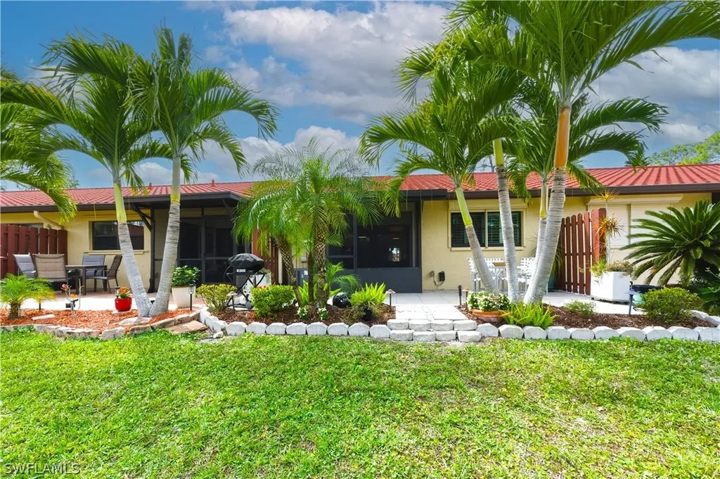 2018 Pine Isle Lane Naples FL 34112