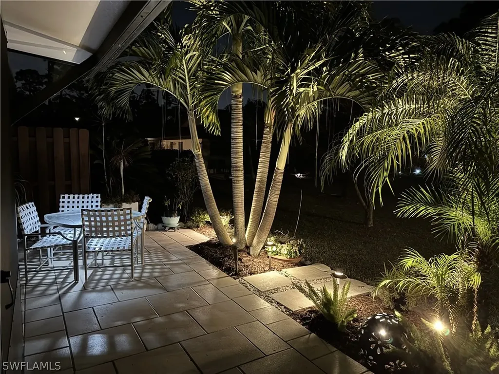 2018 Pine Isle Lane Naples FL 34112