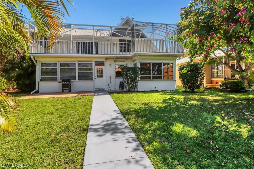 1120 Sandpiper Street Naples FL 34102