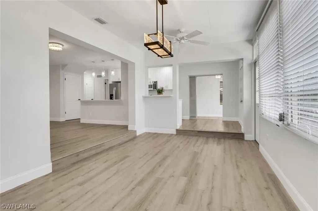 1120 Sandpiper Street Naples FL 34102