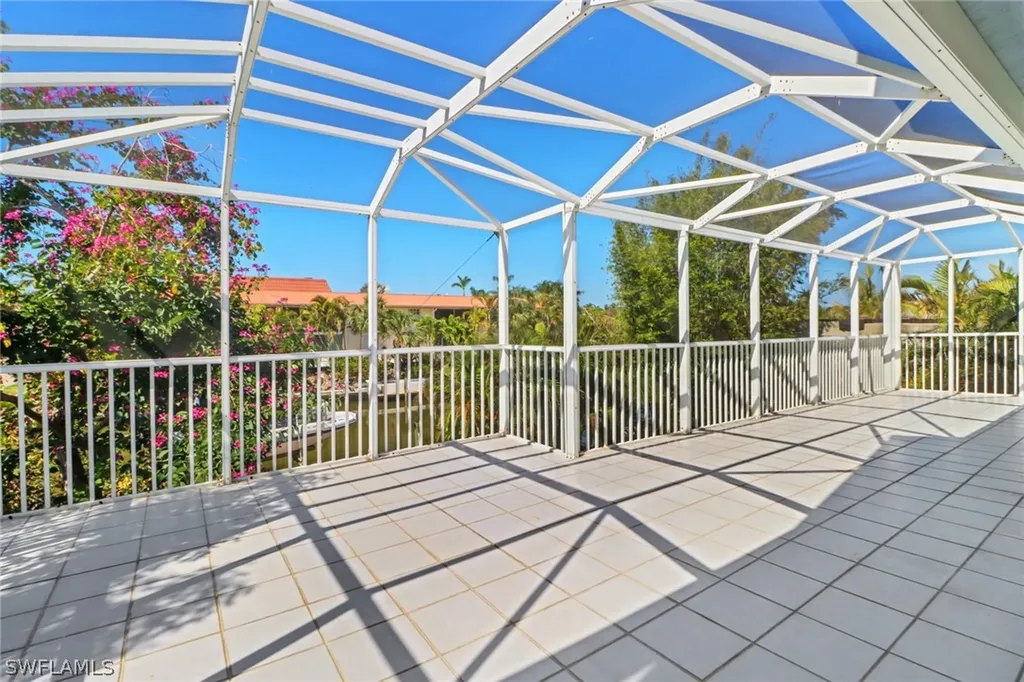 1120 Sandpiper Street Naples FL 34102