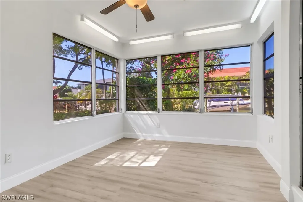 1120 Sandpiper Street Naples FL 34102