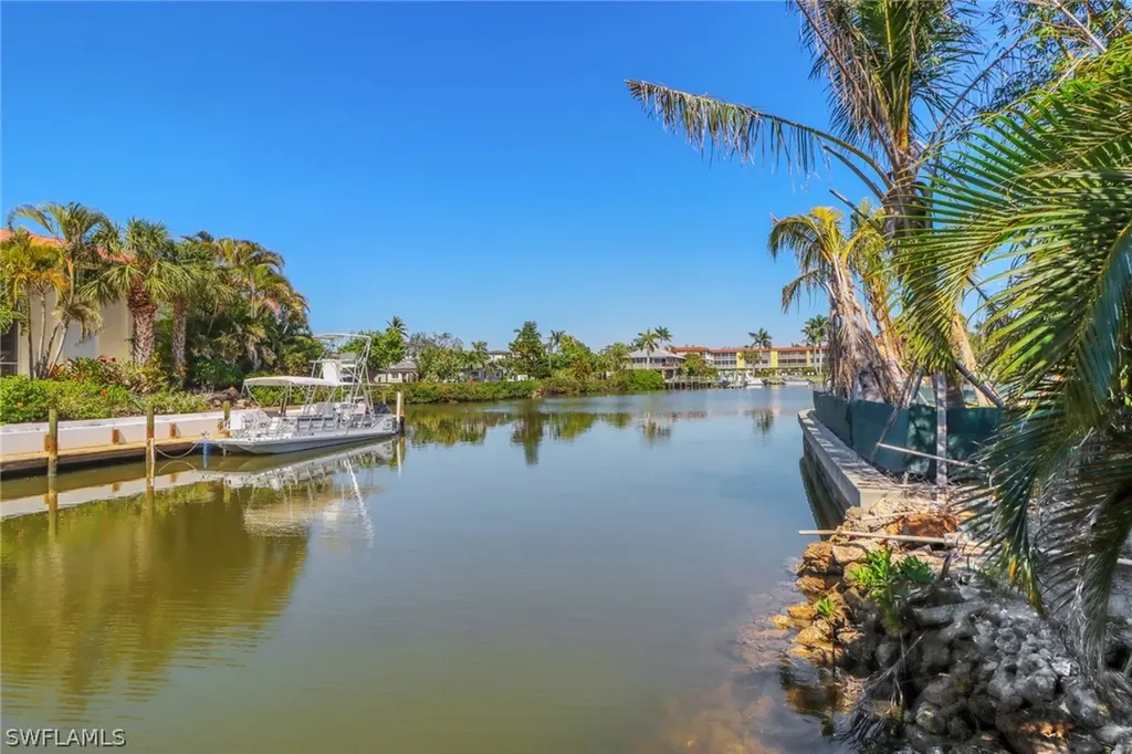 1120 Sandpiper Street Naples FL 34102