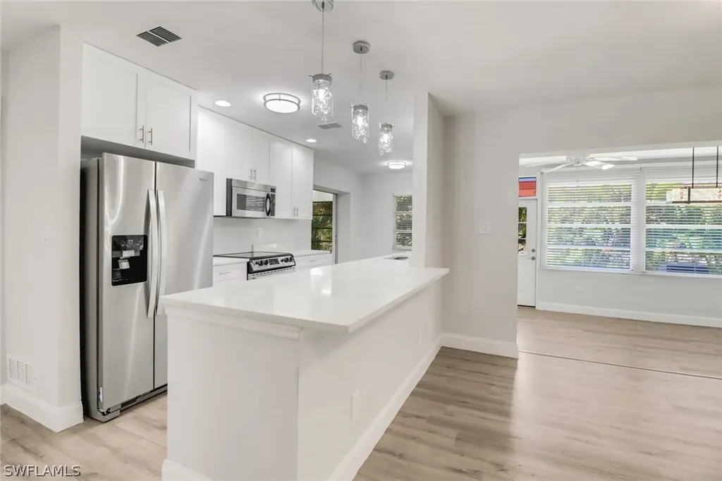 1120 Sandpiper Street Naples FL 34102