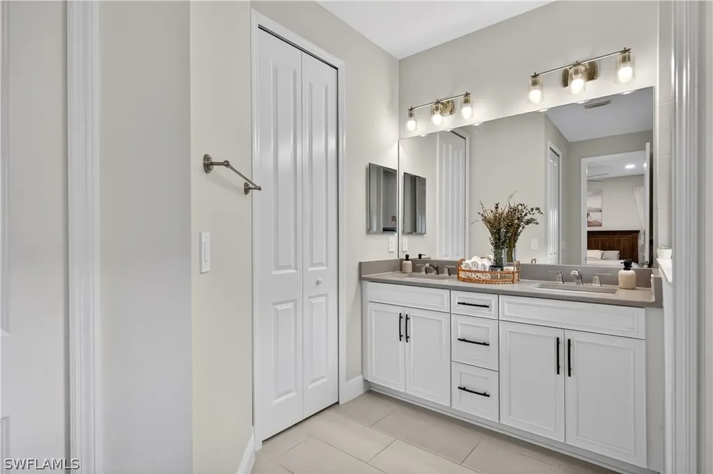 4653 Centaurus Circle Naples FL 34120