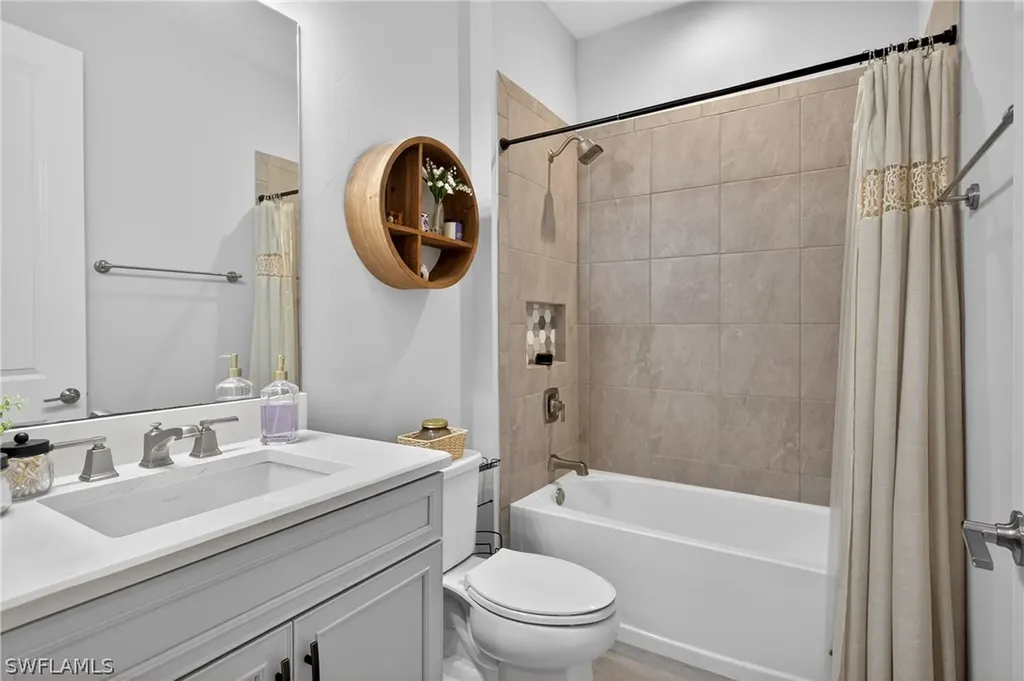 4653 Centaurus Circle Naples FL 34120