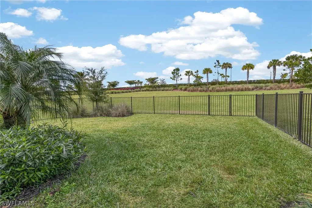 4653 Centaurus Circle Naples FL 34120