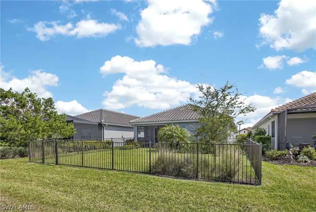 4653 Centaurus Circle Naples FL 34120