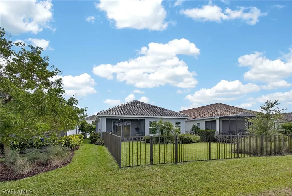 4653 Centaurus Circle Naples FL 34120
