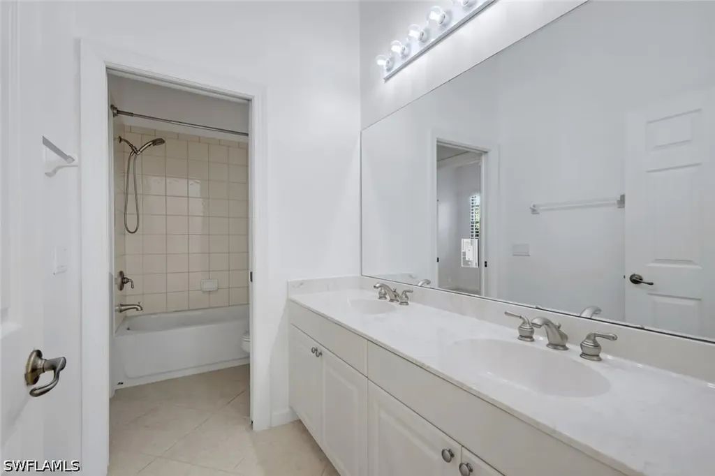 15501 Cadiz Lane Naples FL 34110