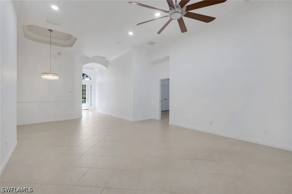 15501 Cadiz Lane Naples FL 34110