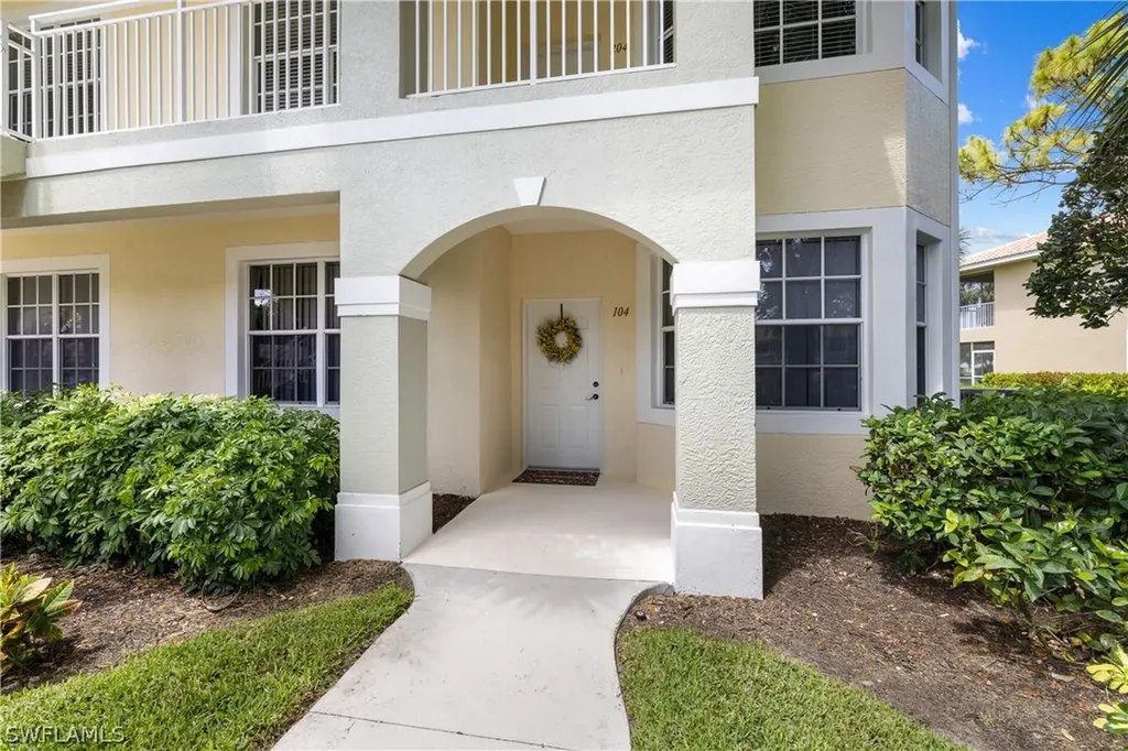 2295 Carrington Court Naples FL 34109
