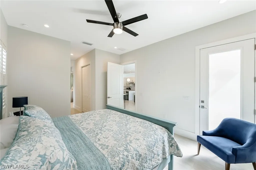 596 111th Avenue N Naples FL 34108