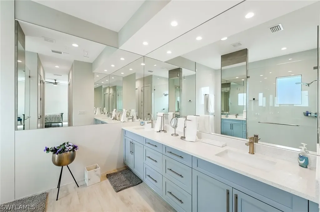 596 111th Avenue N Naples FL 34108